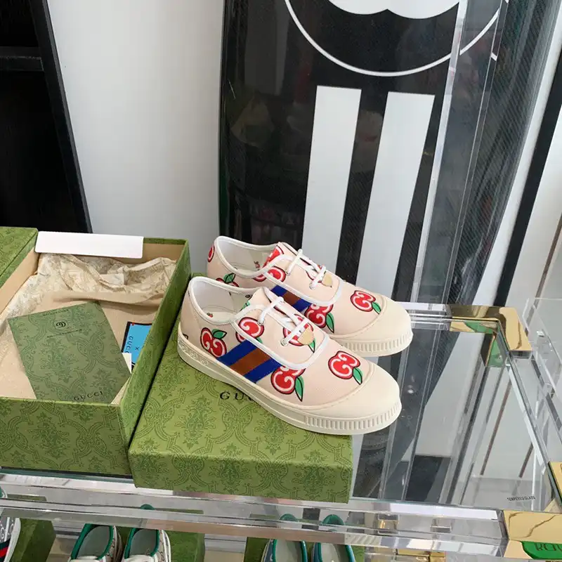 Cheap Gucci Shoes 2212PZ0110