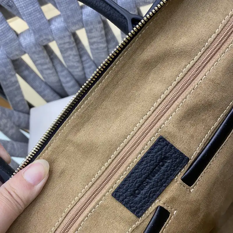 LV Bag 2212YZ0015