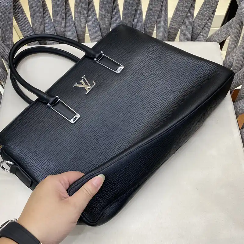 LV Bag 2212YZ0016