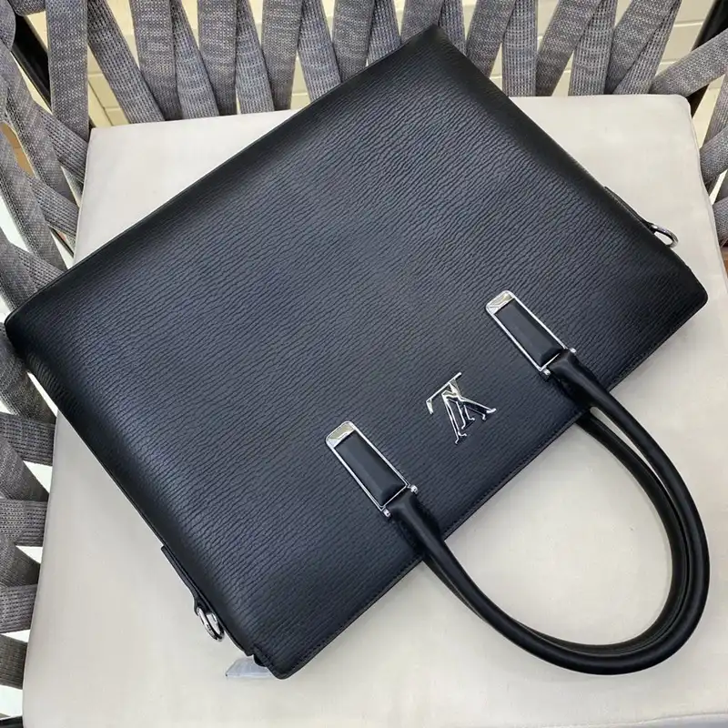 LV Bag 2212YZ0016