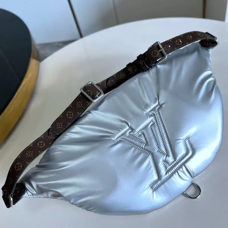 FASH LOUIS VUITTON Bag 2212YZ0022