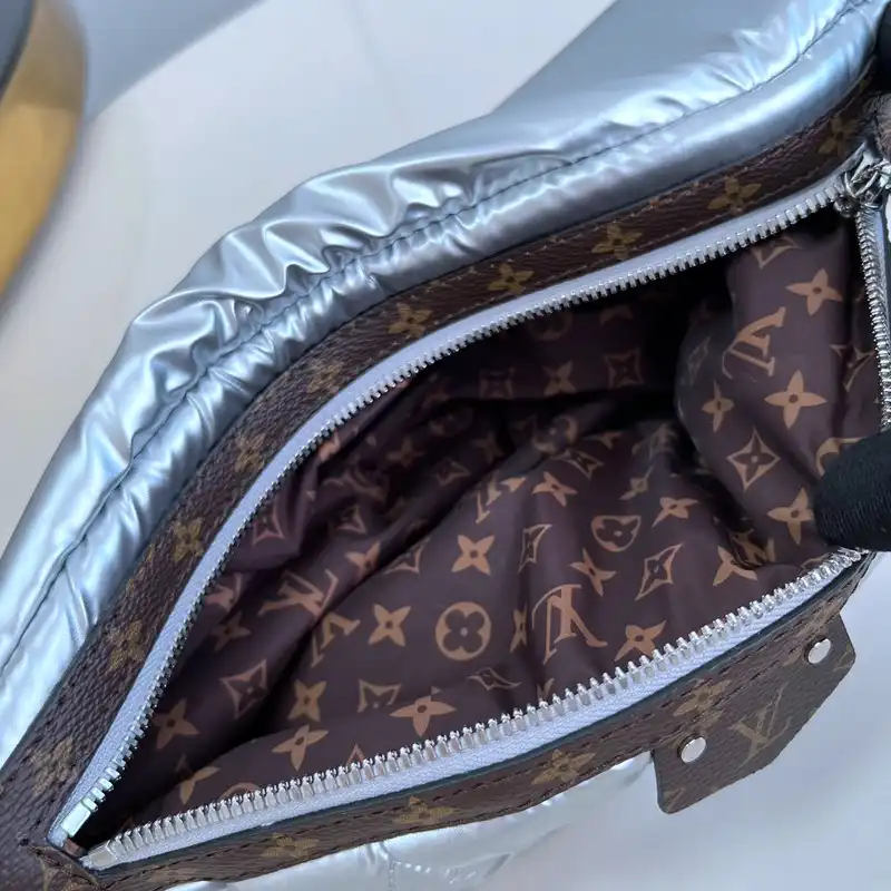 FASH LOUIS VUITTON Bag 2212YZ0022