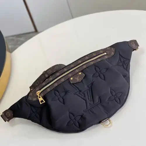 FASH LOUIS VUITTON Bag 2212YZ0023