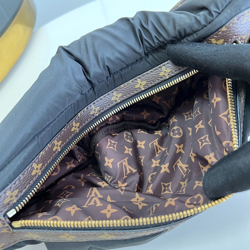 FASH LOUIS VUITTON Bag 2212YZ0023