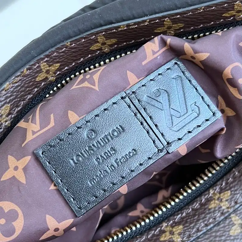 LV Bag 2212YZ0023