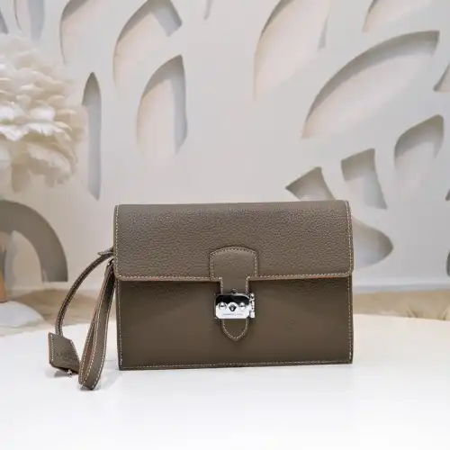 Hermès Bag 2212YZ0036