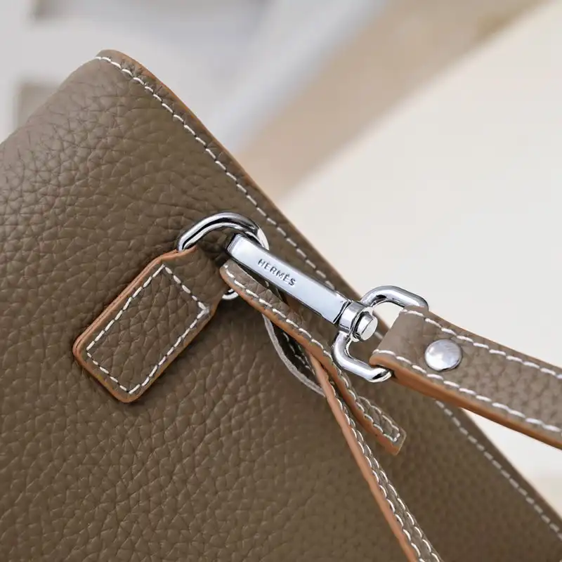 Hermès Bag 2212YZ0036