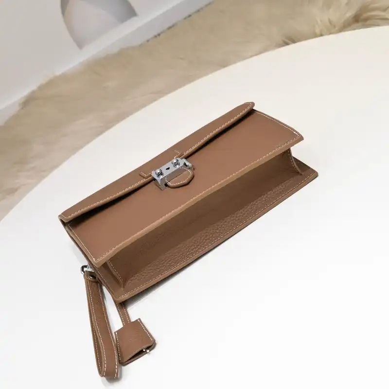 Hermès Bag 2212YZ0037