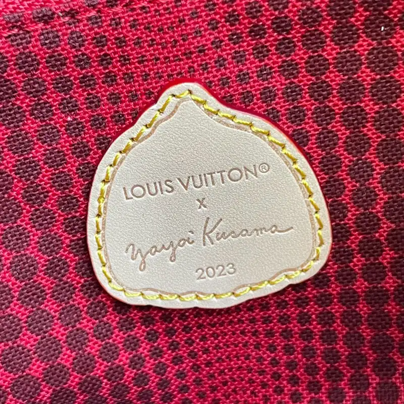 Fashionrepsfam ru LV Bag 2301DJ0004