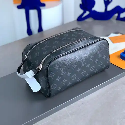 LV Bag 2301YZ0017