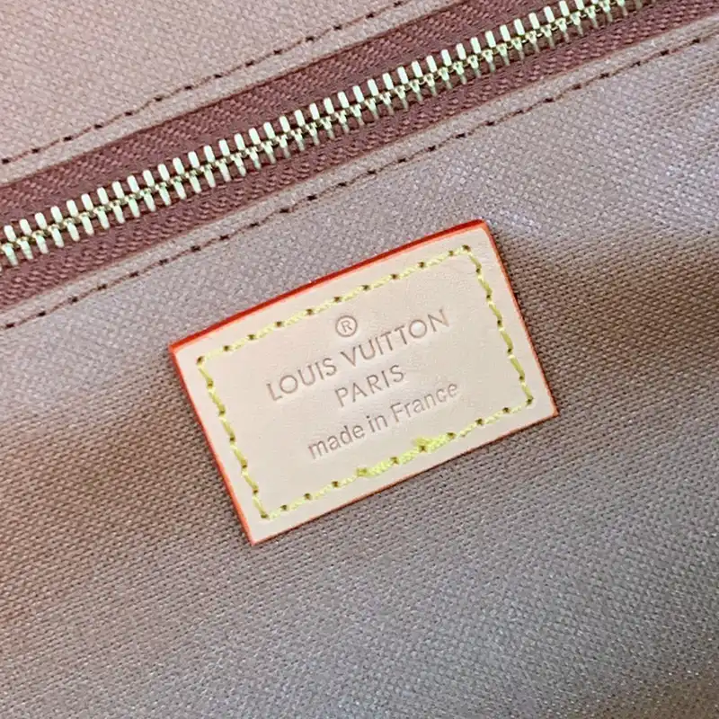 LV Bag 2301YZ0018