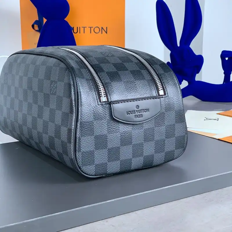 LV Bag 2301YZ0019