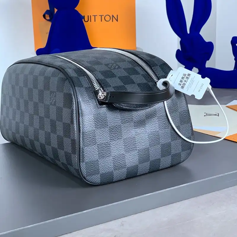 LV Bag 2301YZ0019