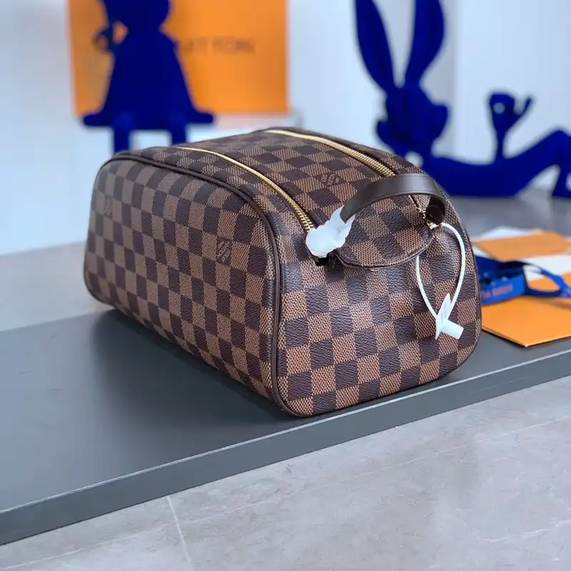 LV Bag 2301YZ0020