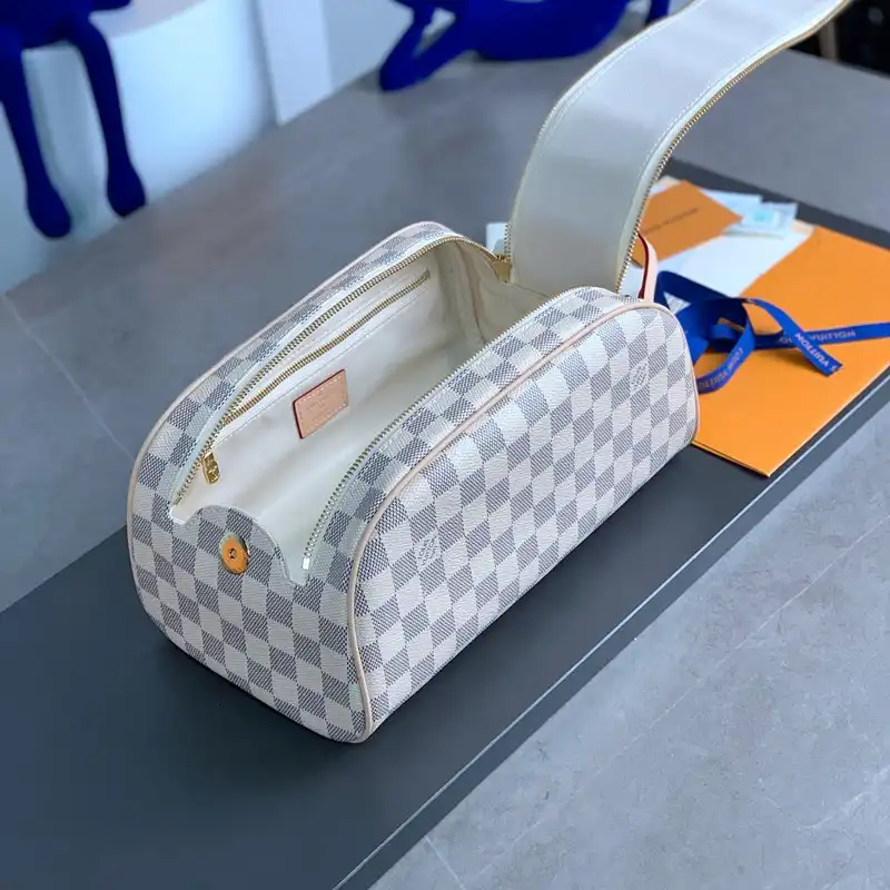 LV Bag 2301YZ0021