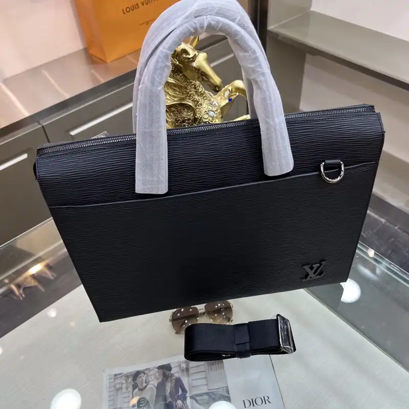 LV Bag 2301YZ0035