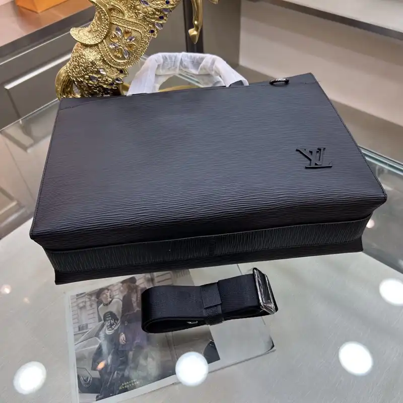 LV Bag 2301YZ0035