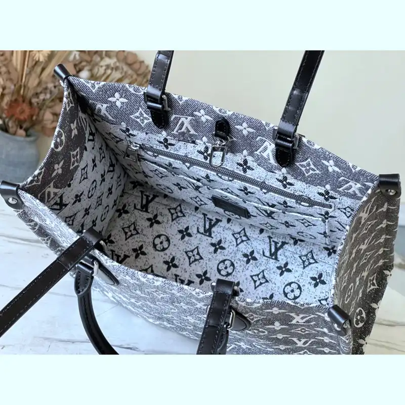 LV Bag 2301YZ0047