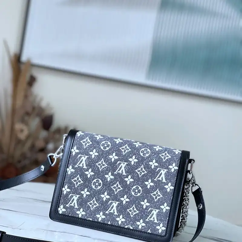 LV Bag 2301YZ0049