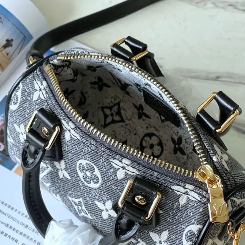 LV Bag 2301YZ0050