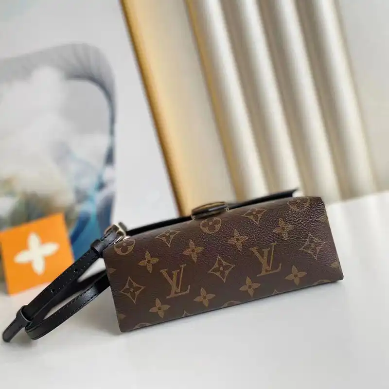 LV Bag 2302HT0006