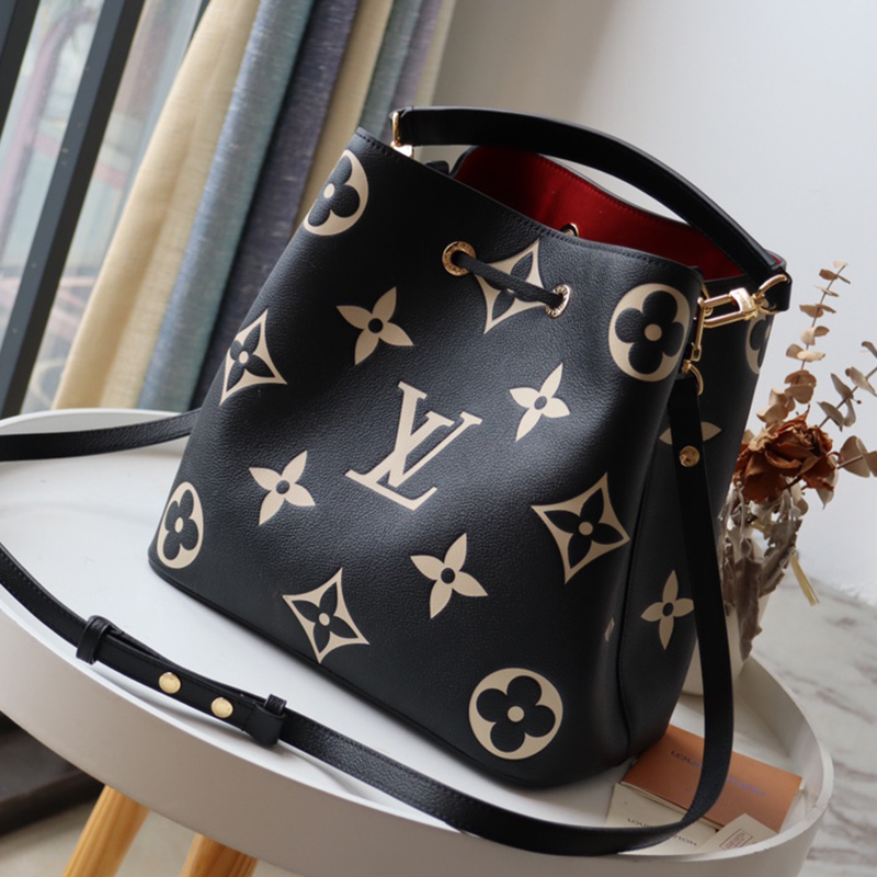 FASH LOUIS VUITTON Bag 2302HT0010