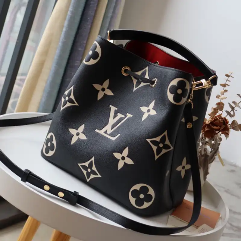 Fashionrep LV Bag 2302HT0010