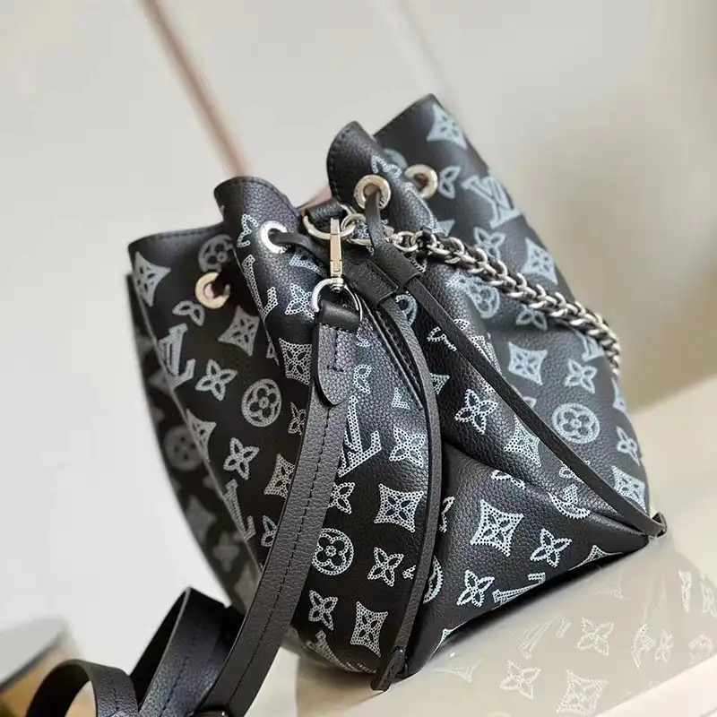 LV Bag 2302HT0015