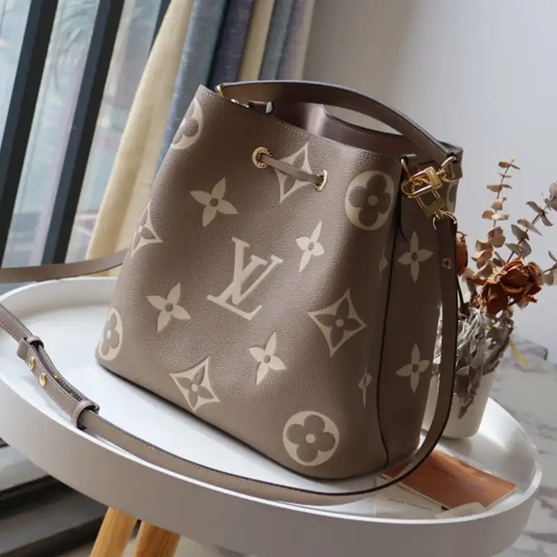 LV Bag 2302HT0028