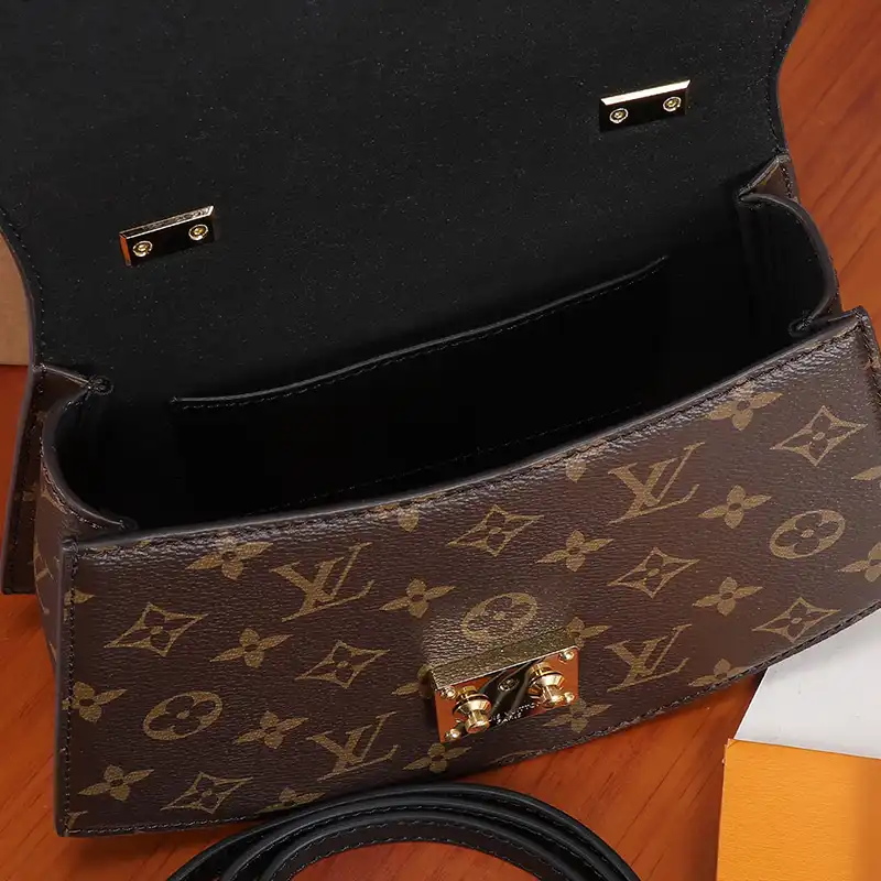 LV Bag 2304DJ0045