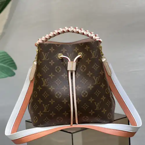 LV Bag 2304DJ0121