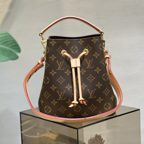 FASH LOUIS VUITTON Bag 2304DJ0123