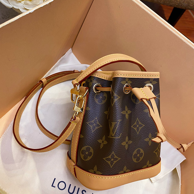 FASH LOUIS VUITTON Bag 2304DJ0124