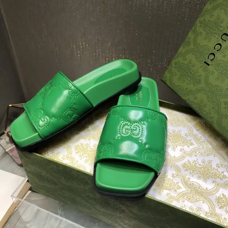 Gucci Shoes 2304MP0017