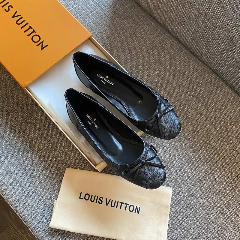 LV Shoes 2304PZ0067