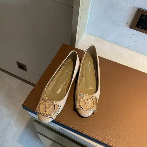 LV Shoes 2304PZ0088