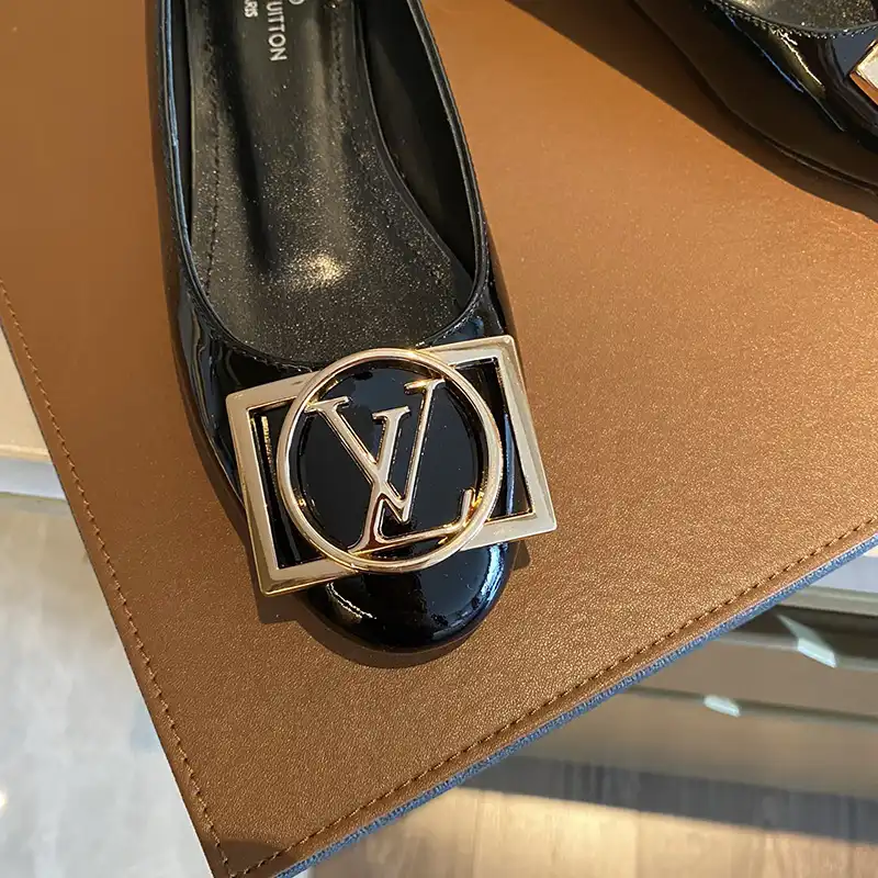 LV Shoes 2304PZ0090