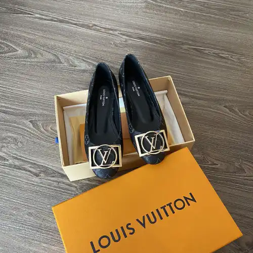 LV Shoes 2304PZ0097