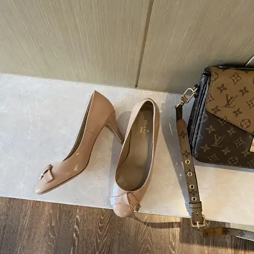 LV Shoes 2304PZ0106