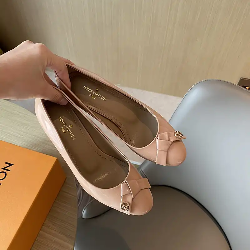 LV Shoes 2304PZ0106