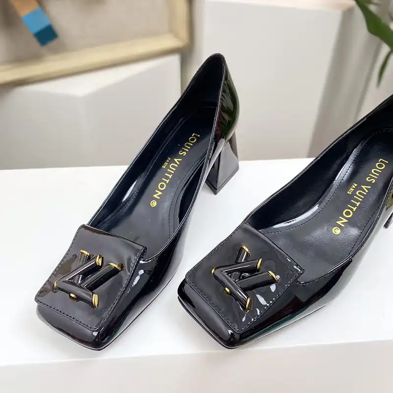 LV Shoes 2304PZ0125