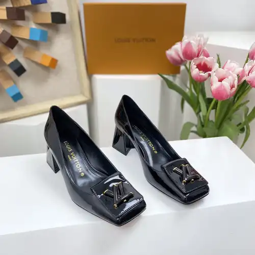 LV Shoes 2304PZ0125