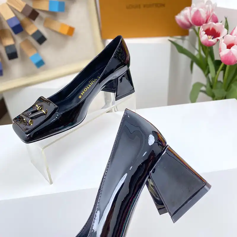 LV Shoes 2304PZ0125