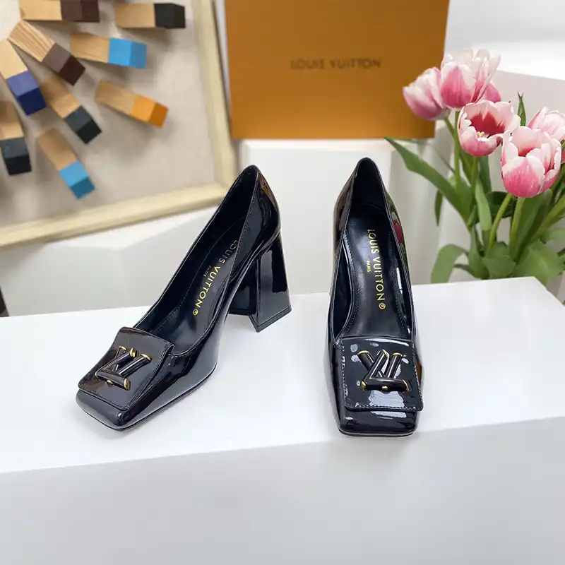 LV Shoes 2304PZ0126