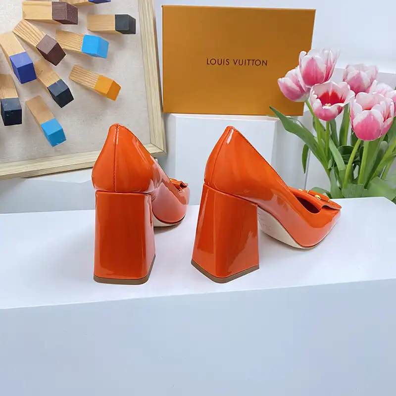 Official FashionRep LV Shoes 2304PZ0132