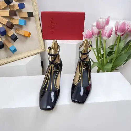 Valentino Shoes 2304PZ0137