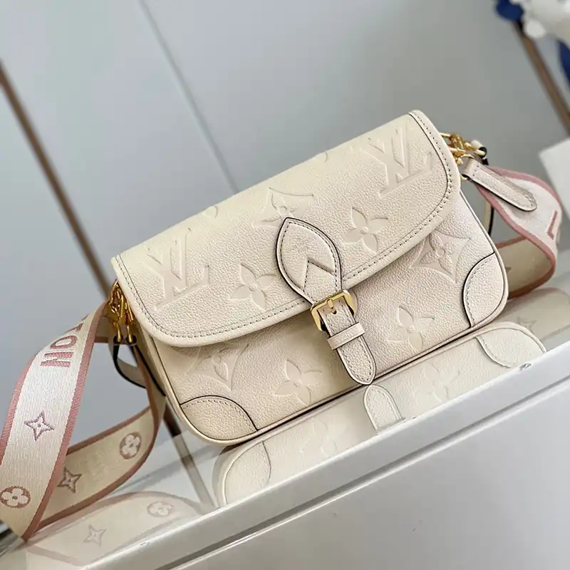 LV Bag 2304YA0009