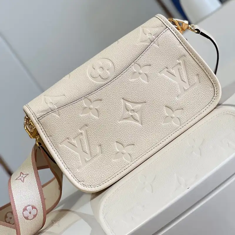 LV Bag 2304YA0009