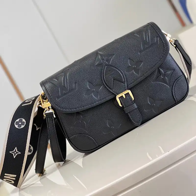 LV Bag 2304YA0010