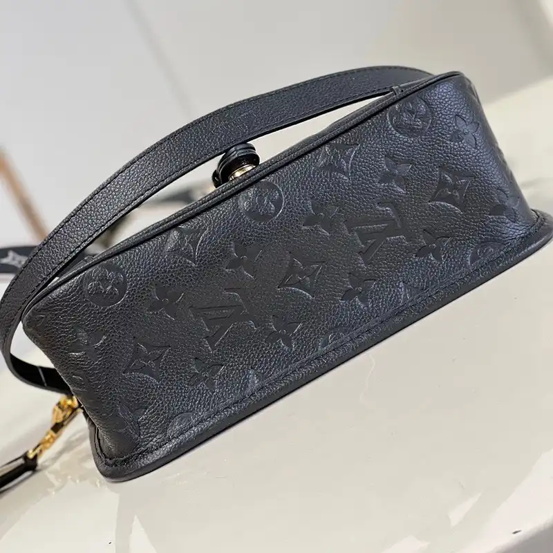 LV Bag 2304YA0010